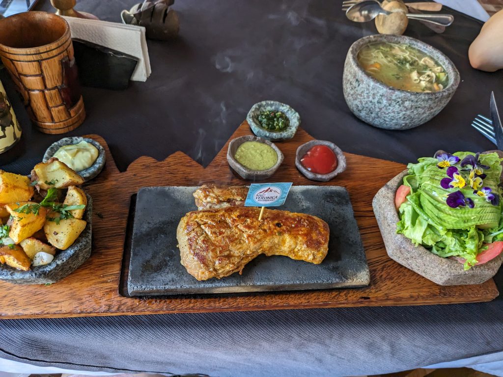 Apu Veronica 오얀따이땀보 맛집
